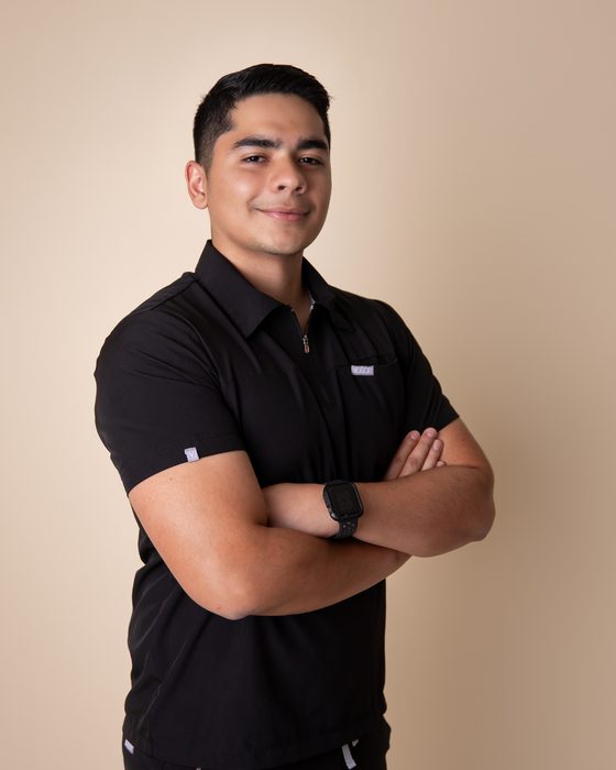 Dr. Carlos Peña, odontólogo general